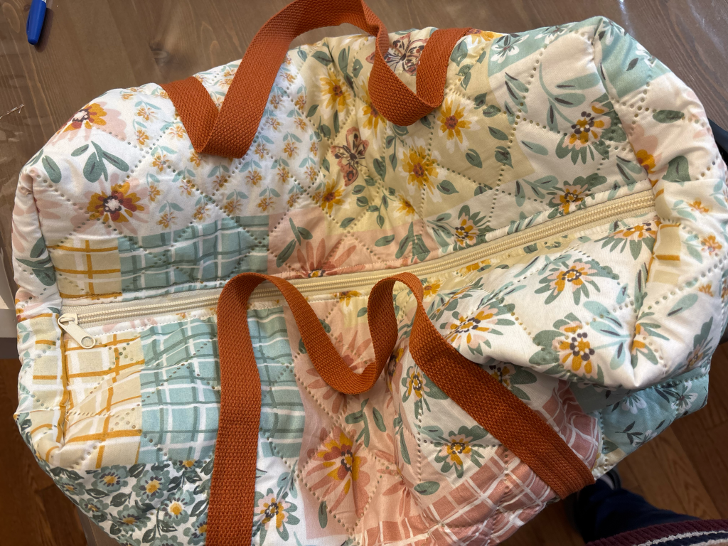 From Quilt to a Sown & Sewn Bag: My First DIY Duffel&nbsp;Bag